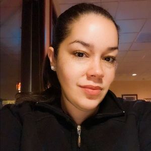 Meet your Posher, Edamaris